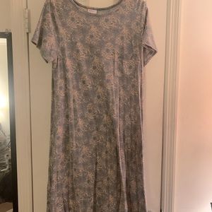 Lularoe Carly pink and blue floral size Large